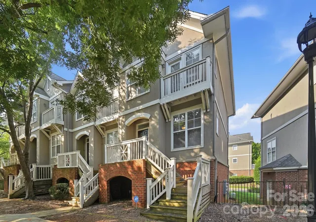 1st image of 817 W 4th St, Charlotte, NC 28202 | MLS# 4414468