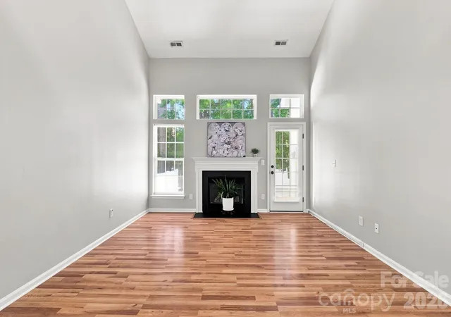 Photo 4 of Townhouse for sale at 121 Kase Ct, Mooresville, NC 28117 | MLS# 4414474 | Listing updated on 2026-10-07