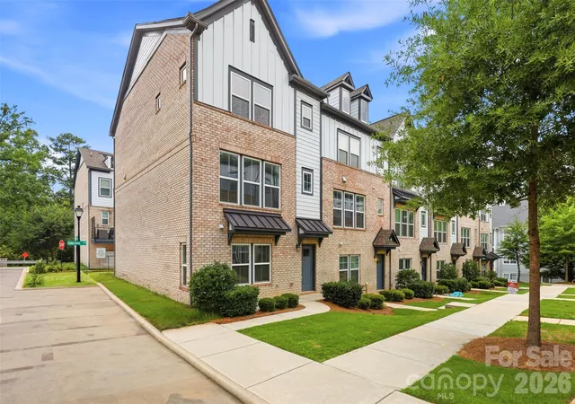 Photo 3 of Townhouse for sale at 604 Tudor Park Way, Charlotte, NC 28211 | MLS# 4414499 | Listing updated on 2026-10-30