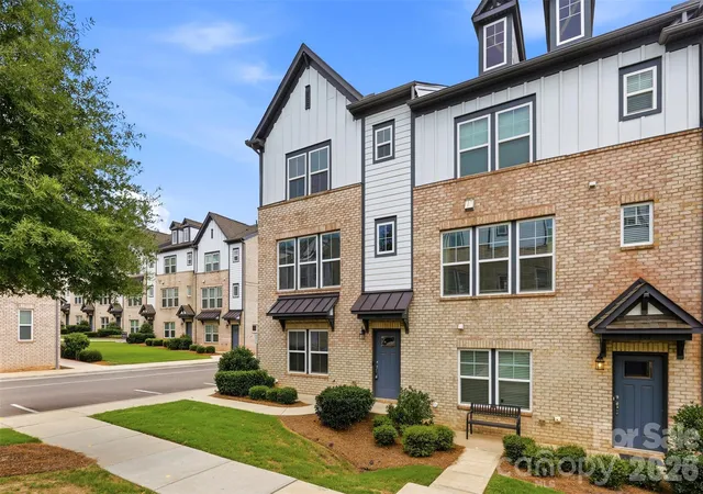 Photo 4 of Townhouse for sale at 604 Tudor Park Way, Charlotte, NC 28211 | MLS# 4414499 | Listing updated on 2026-10-30