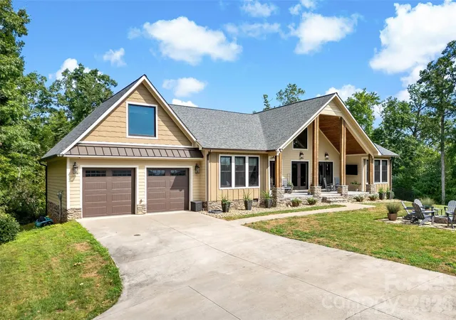 Photo 3 of Single family home for sale at 6521 Lake James Rd, Marion, NC 28752 | MLS# 4414522 | Listing updated on 2026-09-03
