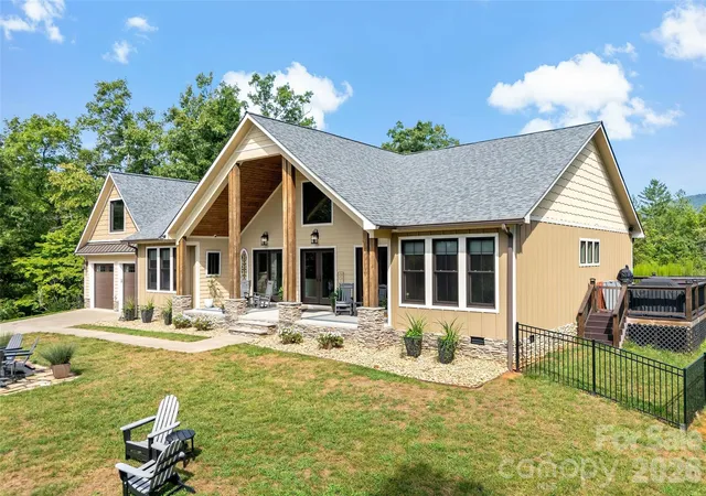 Photo 3 of Single family home for sale at 6521 Lake James Rd, Marion, NC 28752 | MLS# 4414522 | Listing updated on 2026-09-03