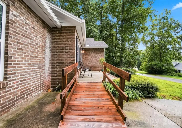 3rd image of 3933 Mattingly Dr, Hickory, NC 28602 | MLS# 4414536