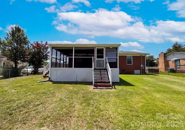 15th image of 310 W Indiana Ave, Bessemer City, NC 28016 | MLS# 4414538