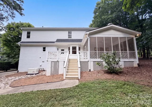 Photo 4 of Single family home for sale at 480 Robinson Rd, Mooresville, NC 28117 | MLS# 4414544 | Listing updated on 2026-10-08