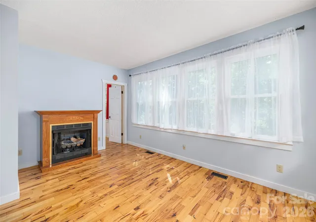 Photo 3 of Single family home for sale at 45 James Dr, Leicester, NC 28748 | MLS# 4414549 | Listing updated on 2026-08-15