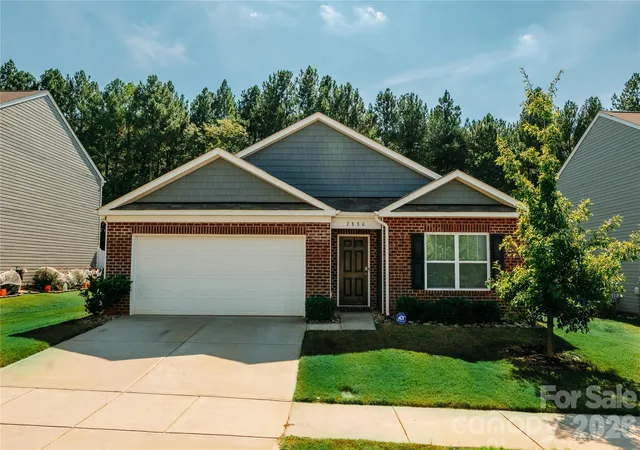 Photo 1 of Single family home for sale at 2880 Sherrills Strm Dr, Sherrills Ford, NC 28673 | MLS# 4414551 | Listing updated on 2026-10-05