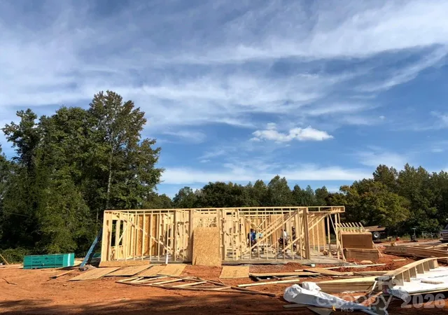 Photo 2 of Single family home for sale at 183 Bevis Ln, Statesville, NC 28677 | MLS# 4414559 | Listing updated on 2026-10-07