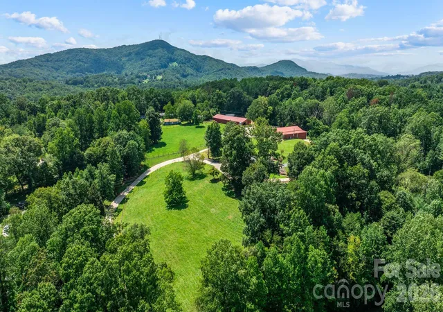 Photo 2 of Single family home for sale at 29 Pleasant Hill Rd, Marion, NC 28752 | MLS# 4414564 | Listing updated on 2026-08-27