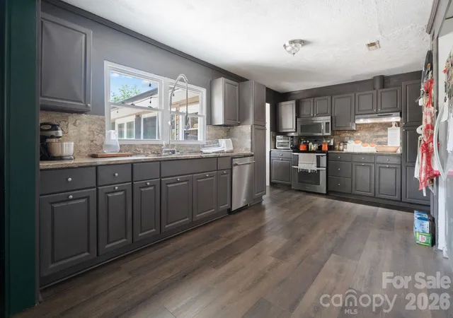 Photo 3 of Single family home for sale at 29 Pleasant Hill Rd, Marion, NC 28752 | MLS# 4414564 | Listing updated on 2026-08-27