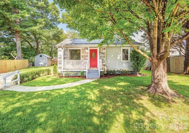 1st image of 4 La Rue St, Asheville, NC 28806 | MLS# 4414587