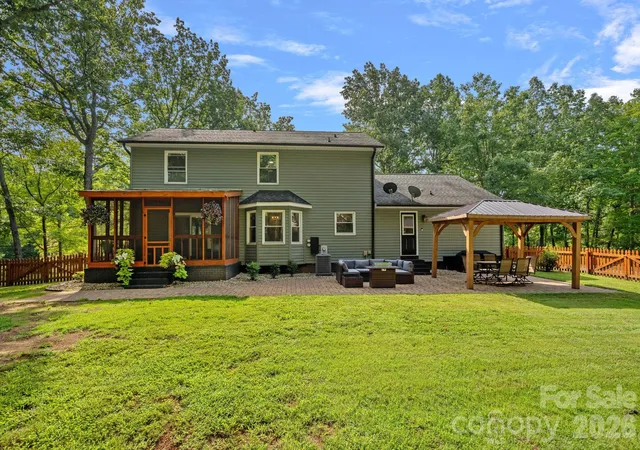Photo 4 of Single family home for sale at 2981 Oak Ridge Cir, Lincolnton, NC 28092 | MLS# 4414617 | Listing updated on 2026-09-22