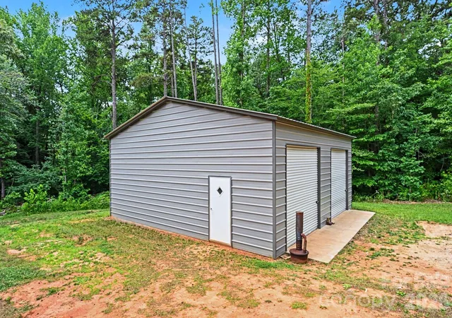 Photo 3 of Sale Pending at 135 Elliot Dr, Salisbury, NC 28147 | MLS# 4414631 | Listing updated on 2026-08-27