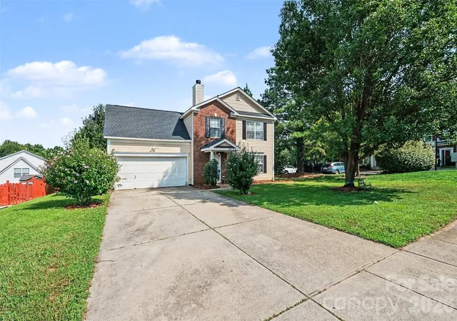 Photo 4 of Sale Pending at 3236 Steve Chapman Dr, Charlotte, NC 28217 | MLS# 4414634 | Listing updated on 2026-09-22