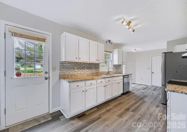 Photo 3 of Single family home for sale at 5139 Butner Dr, Hickory, NC 28602 | MLS# 4414648 | Listing updated on 2026-10-10