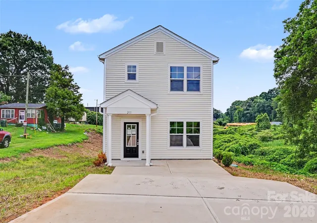 1st image of 211 E 8th Ave, Gastonia, NC 28054 | MLS# 4414650