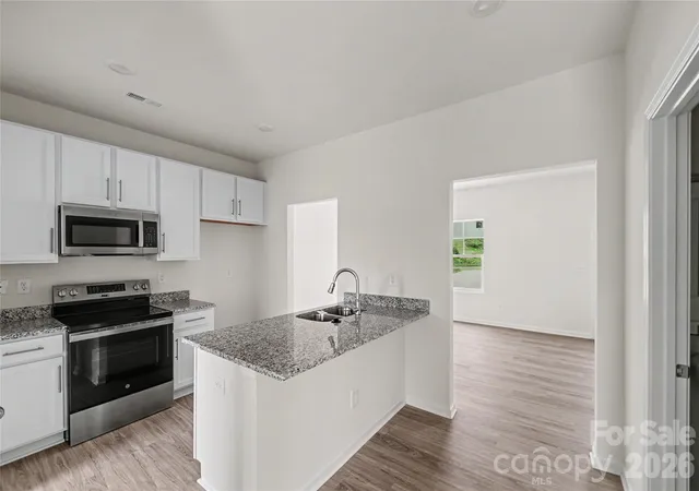 3rd image of 211 E 8Th Ave, Gastonia, NC 28054 | MLS# 4414650