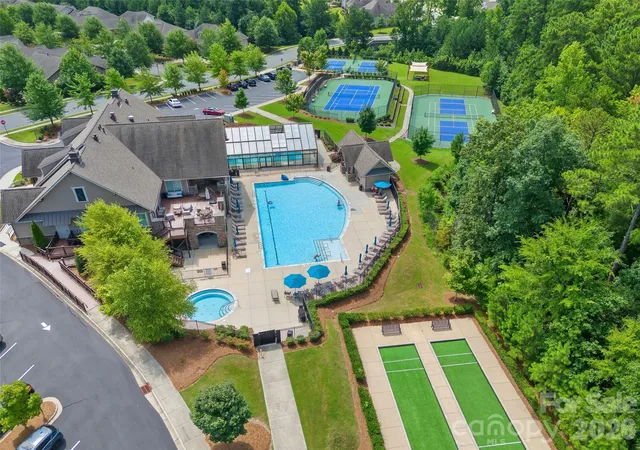 5th image of 17232 Coves Edge Ln, Charlotte, NC 28278 | MLS# 4414653