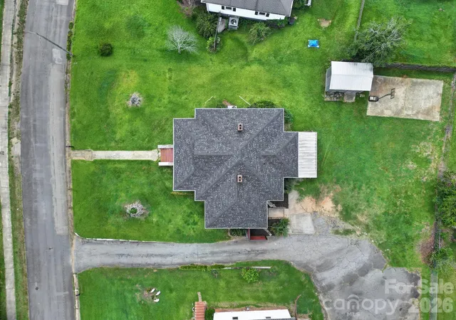 Photo 3 of Sale Pending at 14 Argonne Ave, Great Falls, SC 29055 | MLS# 4414661 | Listing updated on 2026-09-23