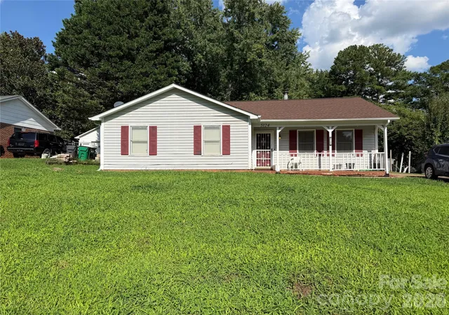 Photo 1 of Single family home for sale at 5124 Poplar Springs Dr, Charlotte, NC 28269 | MLS# 4414665 | Listing updated on 2026-08-25