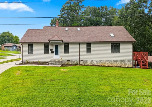 2nd image of 512 Garrou Ave Se, Valdese, NC 28690 | MLS# 4414667