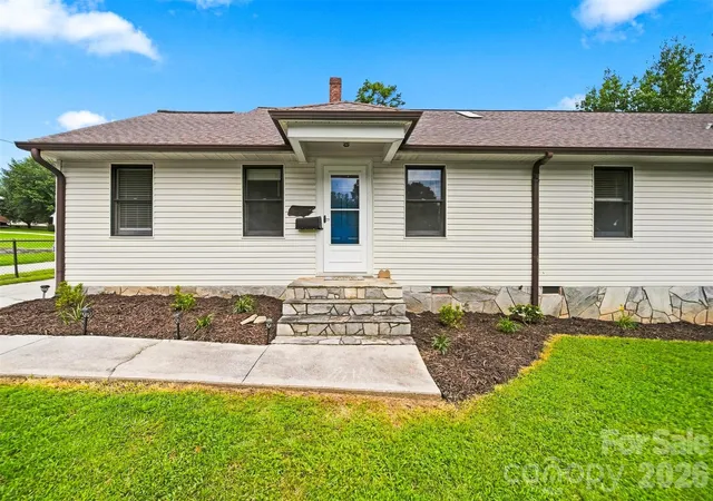 3rd image of 512 Garrou Ave Se, Valdese, NC 28690 | MLS# 4414667