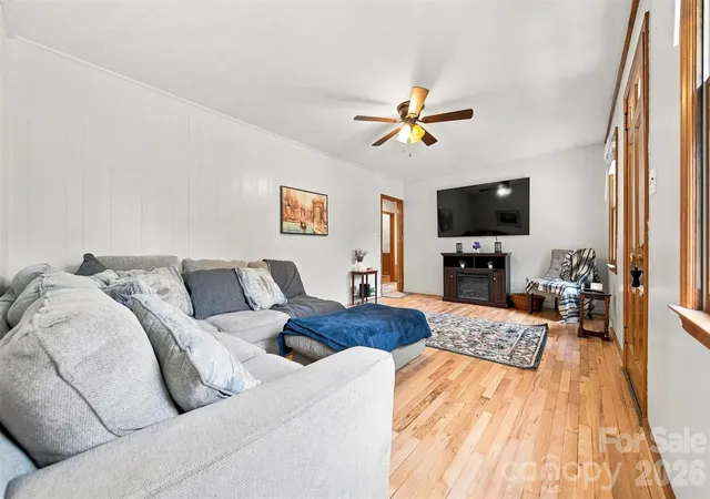 4th image of 512 Garrou Ave Se, Valdese, NC 28690 | MLS# 4414667