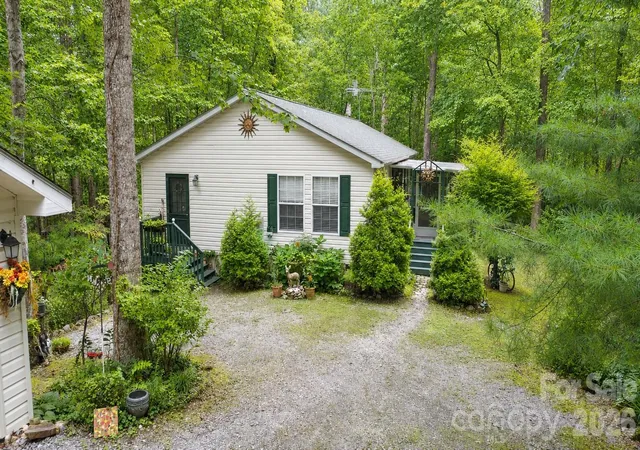 3rd image of 253 Royalwood Dr, Zirconia, NC 28790 | MLS# 4414672