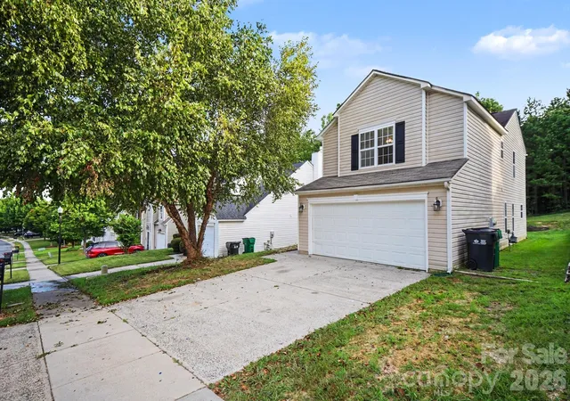 Photo 2 of Single family home for sale at 10220 Seedling Ln, Charlotte, NC 28214 | MLS# 4414676 | Listing updated on 2026-08-27