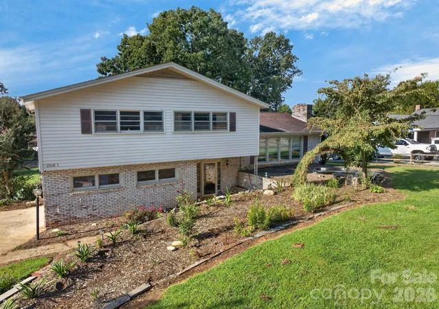 Photo 2 of Single family home for sale at 2661 Tiffany St, Conover, NC 28613 | MLS# 4414689 | Listing updated on 2026-09-17