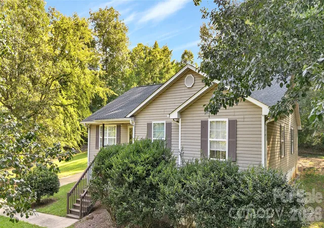 2nd image of 1636 Cedar Terrace Dr, Lancaster, SC 29720 | MLS# 4414700