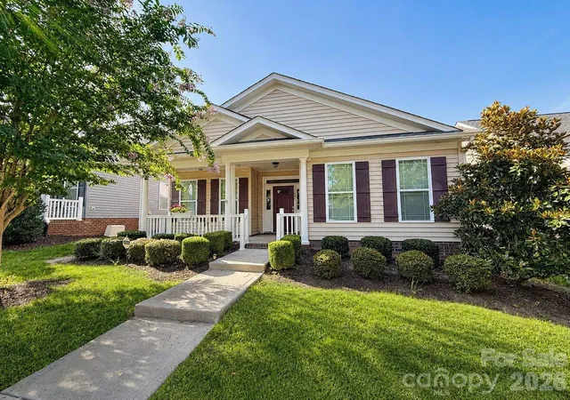 Photo 2 of Single family home for sale at 11607 Meetinghouse Dr, Cornelius, NC 28031 | MLS# 4414705 | Listing updated on 2026-09-01