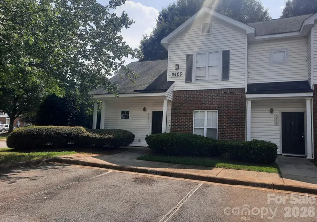 Photo 1 of Townhouse for sale at 6431 Mallard View Ln, Charlotte, NC 28269 | MLS# 4414715 | Listing updated on 2026-09-04