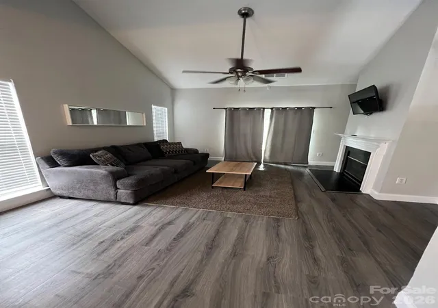 Photo 4 of Townhouse for sale at 6431 Mallard View Ln, Charlotte, NC 28269 | MLS# 4414715 | Listing updated on 2026-09-04