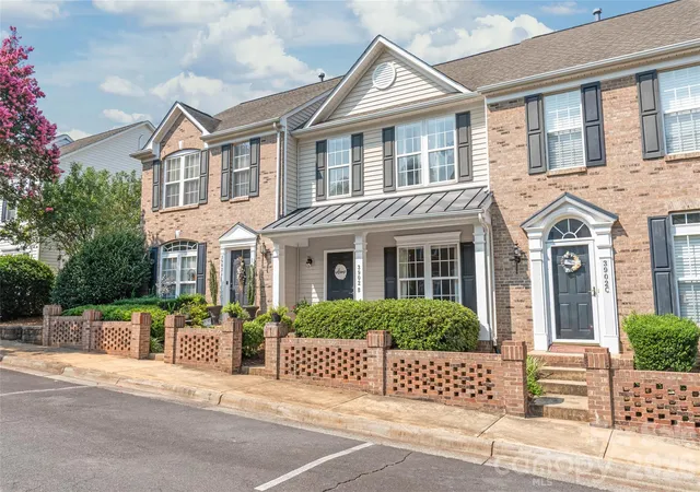 Photo 3 of Townhouse for sale at 3902 Christine Ln #B, Waxhaw, NC 28173 | MLS# 4414721 | Listing updated on 2026-09-22