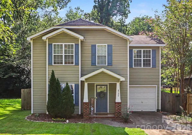 Photo 1 of Single family home for sale at 4732 Grasset Ave, Charlotte, NC 28269 | MLS# 4414728 | Listing updated on 2026-08-29