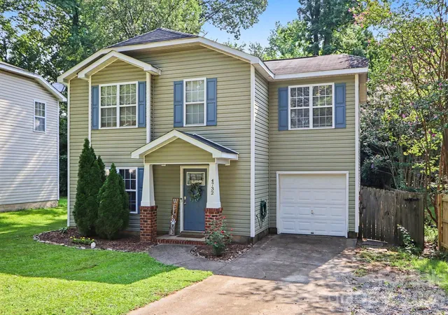 Photo 2 of Single family home for sale at 4732 Grasset Ave, Charlotte, NC 28269 | MLS# 4414728 | Listing updated on 2026-08-29