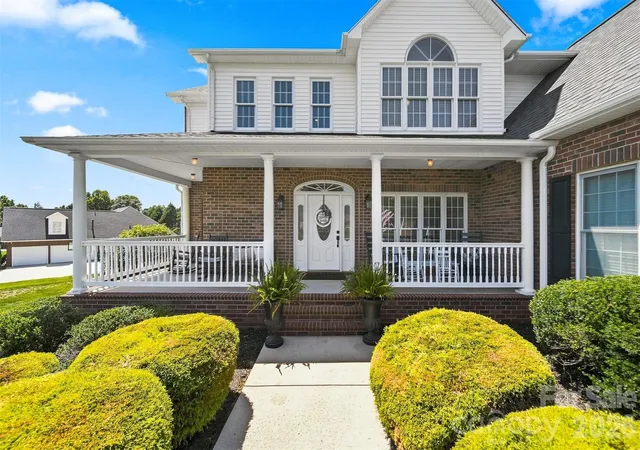 5th image of 1338 Willow Creek Dr, Newton, NC 28658 | MLS# 4414738