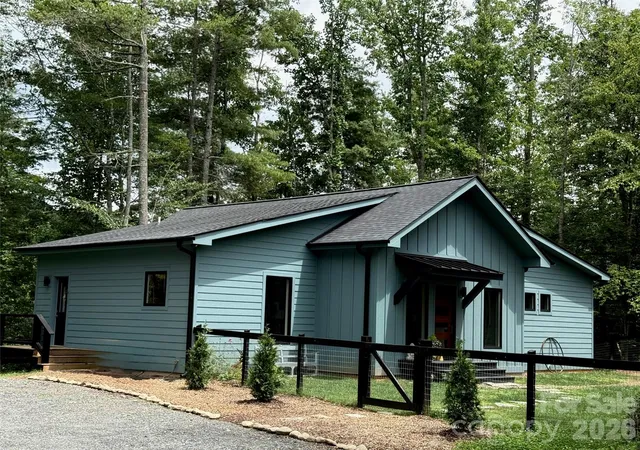 Photo 2 of Single family home for sale at 30 Sandys Home Pl, Mars Hill, NC 28754 | MLS# 4414744 | Listing updated on 2026-09-03