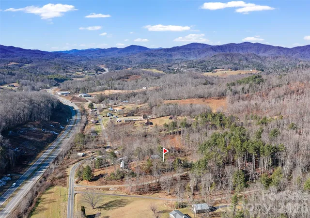 24th image of 105 Satinwood Dr, Burnsville, NC 28714 | MLS# 4414745