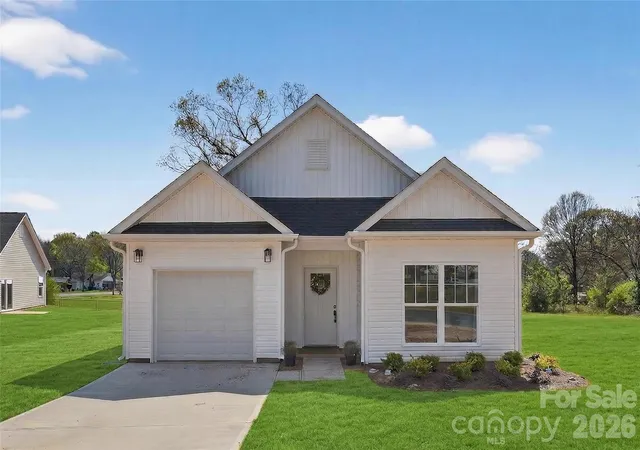 Single family home for sale at 5408 Skycrest Dr, Charlotte, NC 28269 | MLS# 4414751 | Listing updated on 2026-09-20