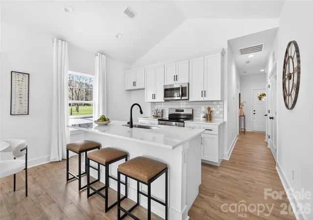 Photo 2 of Single family home for sale at 5408 Skycrest Dr, Charlotte, NC 28269 | MLS# 4414751 | Listing updated on 2026-09-20