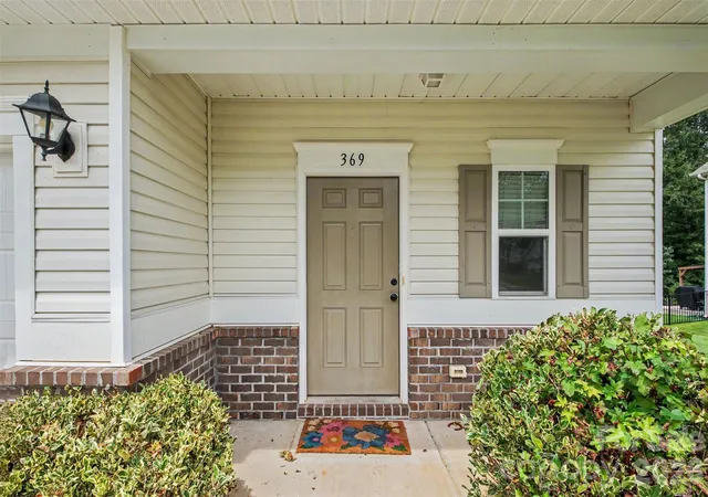 Photo 3 of Single family home for sale at 369 Settlers Grv Ln, Salisbury, NC 28146 | MLS# 4414754 | Listing updated on 2026-08-22