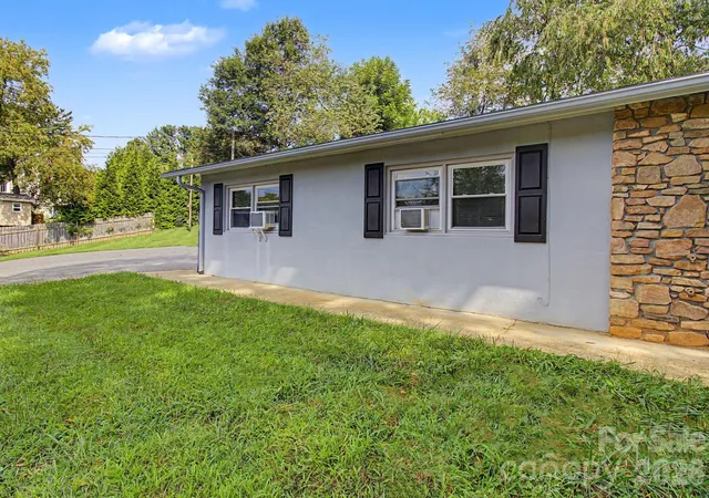 Photo 4 of House for sale at 575 Sand Hill Rd, Asheville, NC 28806 | MLS# 4414758 | Listing updated on 2026-10-14