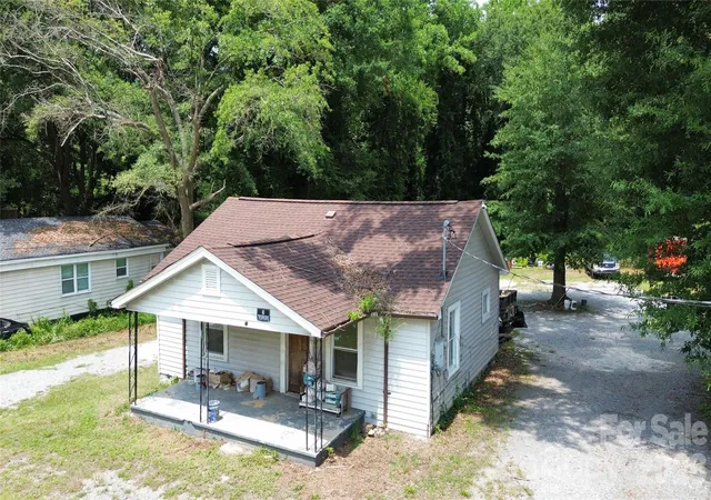 2nd image of 2518 Crescent Ln, Gastonia, NC 28052 | MLS# 4414760