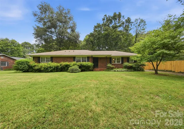 Photo 2 of Single family home for sale at 4913 S New Hope Rd, Belmont, NC 28012 | MLS# 4414764 | Listing updated on 2026-09-24