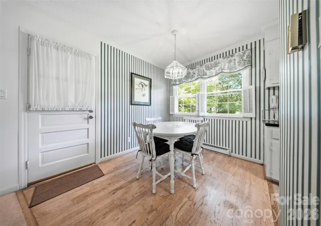 Photo 3 of Single family home for sale at 4913 S New Hope Rd, Belmont, NC 28012 | MLS# 4414764 | Listing updated on 2026-09-24