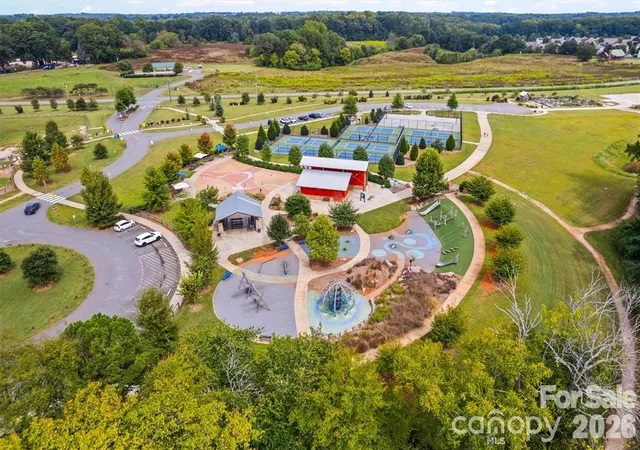 33rd image of 6814 Barefoot Forest Dr, Charlotte, NC 28269 | MLS# 4414798