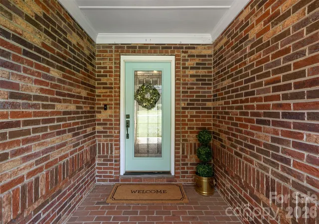 Photo 3 of Sale Pending at 412 Shadydale Ct, Fort Mill, SC 29708 | MLS# 4414799 | Listing updated on 2026-08-25