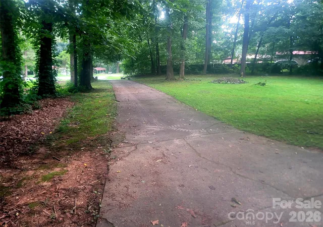 Photo 3 of Single family home for sale at 121 Sylvan Dr, Statesville, NC 28677 | MLS# 4414812 | Listing updated on 2026-08-17